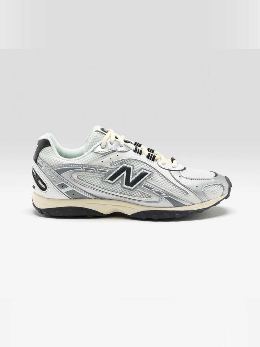 New Balance 204L sneakers